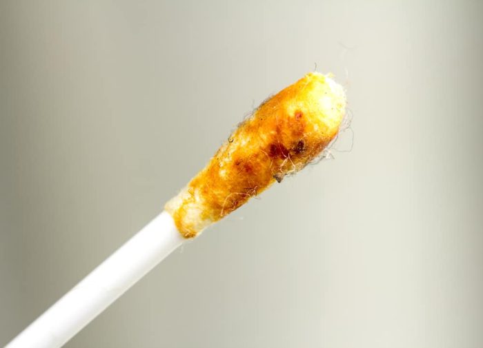 q-tip with earwax on it